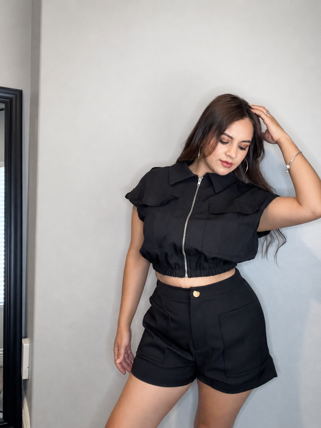 FRONT ZIP UP SIDE POCKETS TOP AND SHORTS SET